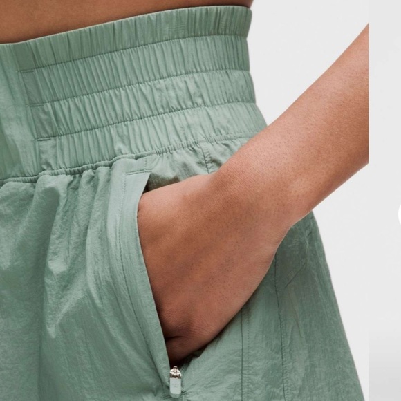 lululemon athletica Green Athletic Shorts Lightweight Design - Picture 8 of 8